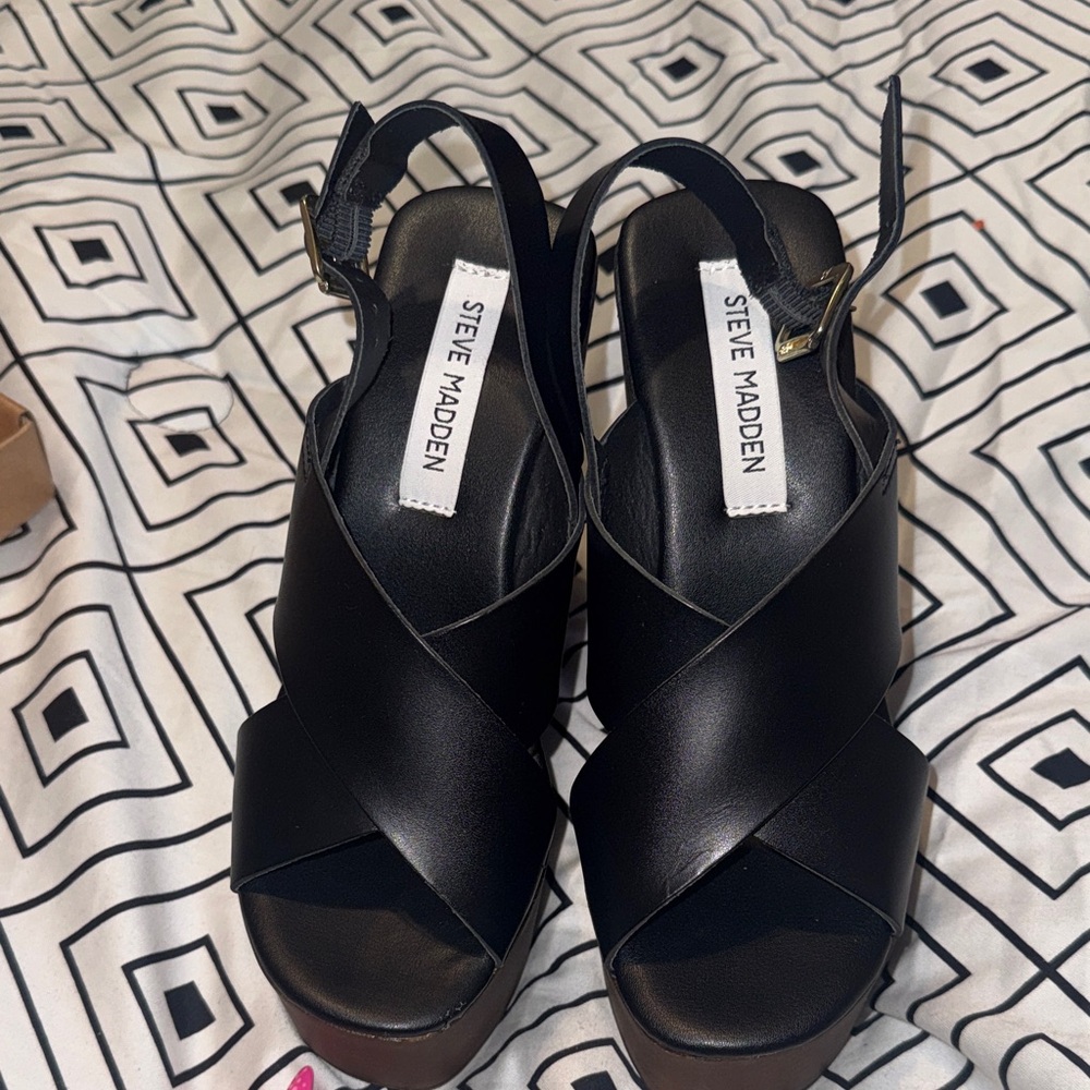 Steve Madden Black and Brown Wedge Sandals - Picture 7 of 9